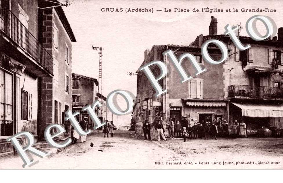 La Place de l'eglise et la Grande Rue