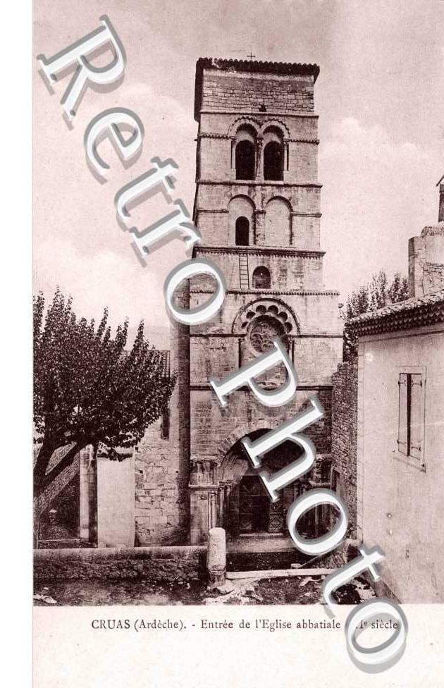 Entree de l'eglise abbatiale