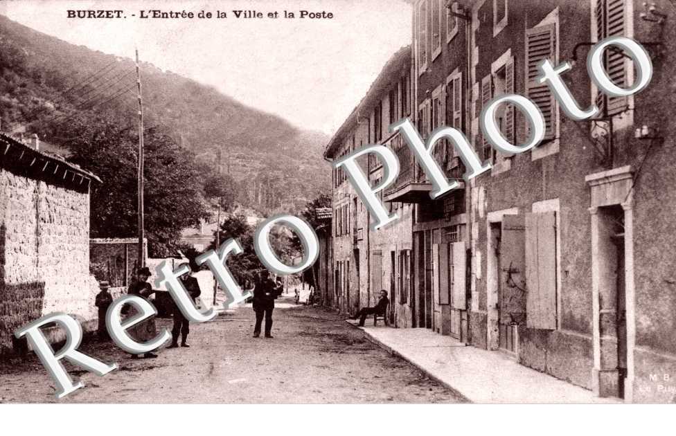L'entree de la ville et la Poste