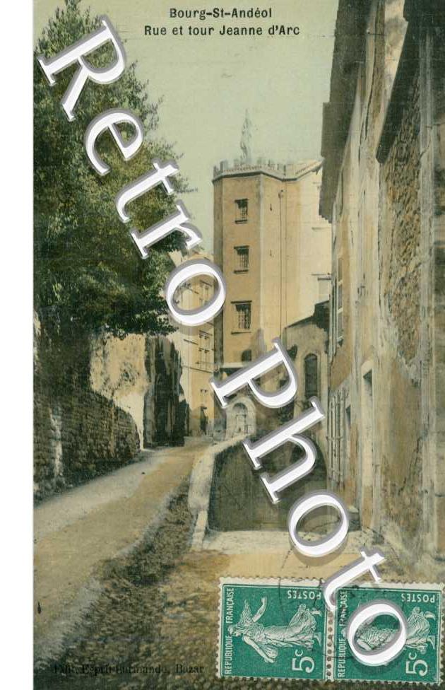 Rue et tour Jeanne d'Arc