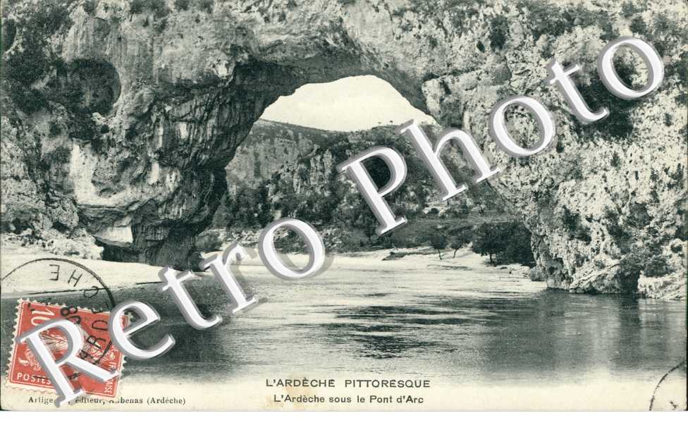 Ardeche sous le pont d'Arc