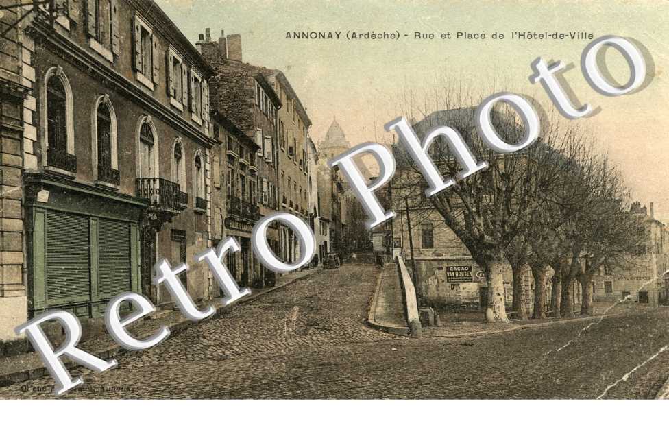Rue et place de l'hotel-de-ville