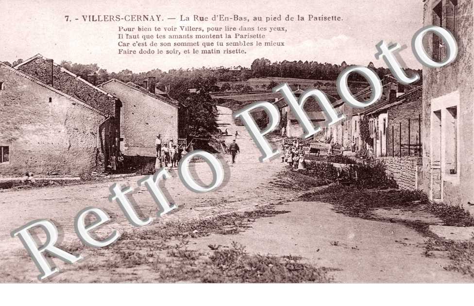 la rue d'en bas