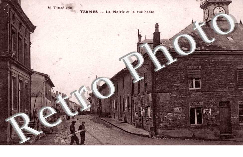 la mairie et la rue basse