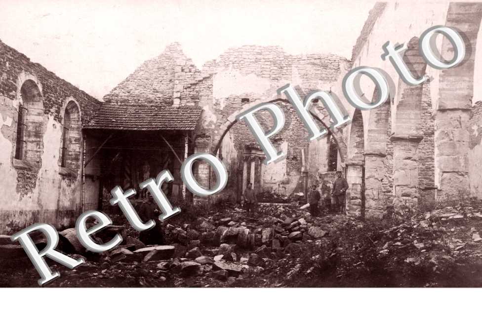 interieur de l'eglise en ruines 1917