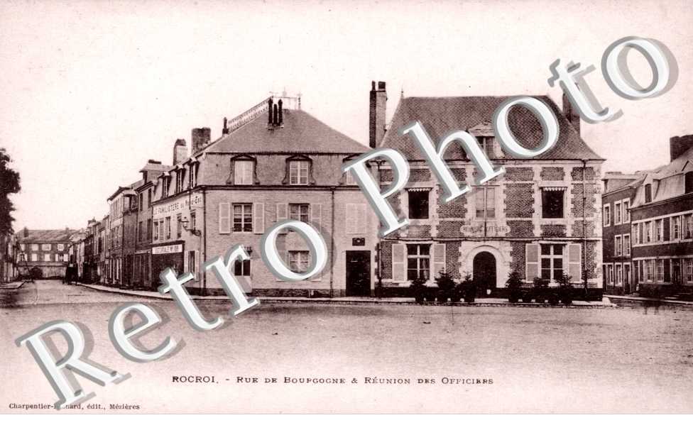 Rue de Bourgogne et Reunion des Officiers
