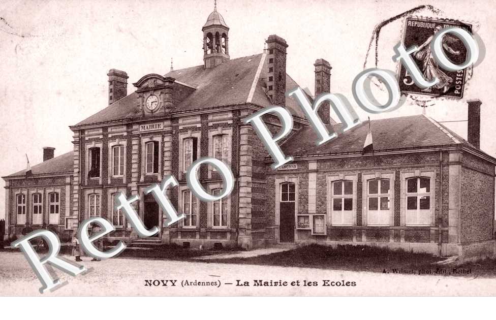 la mairie et les ecoles