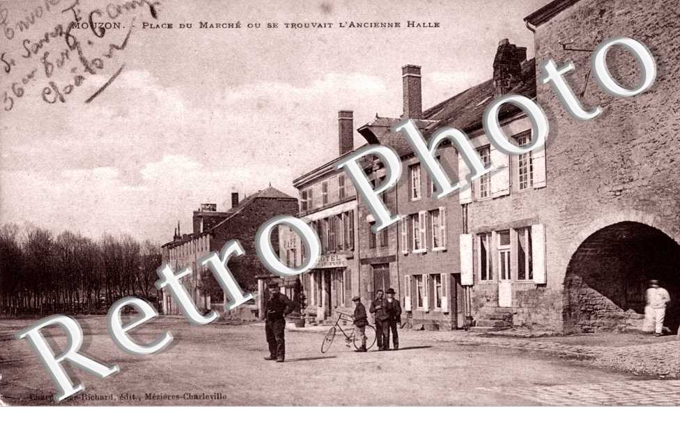 Nouzon Place du Marche ou se trouvait l'Ancienne Halle