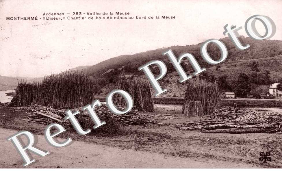 "Diseur" chantier de bois de mines au bord de la meuse