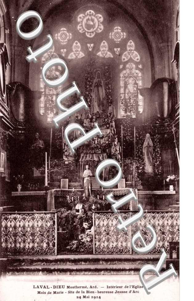 Laval-Dieu interieur de l'Eglise