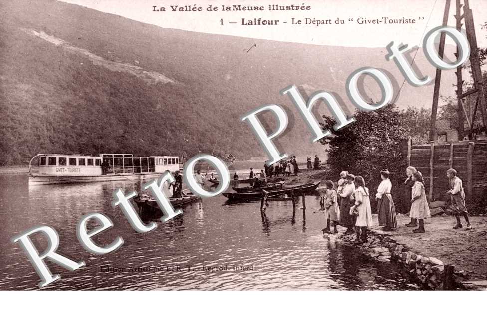 le depart du "Givet-Touriste"