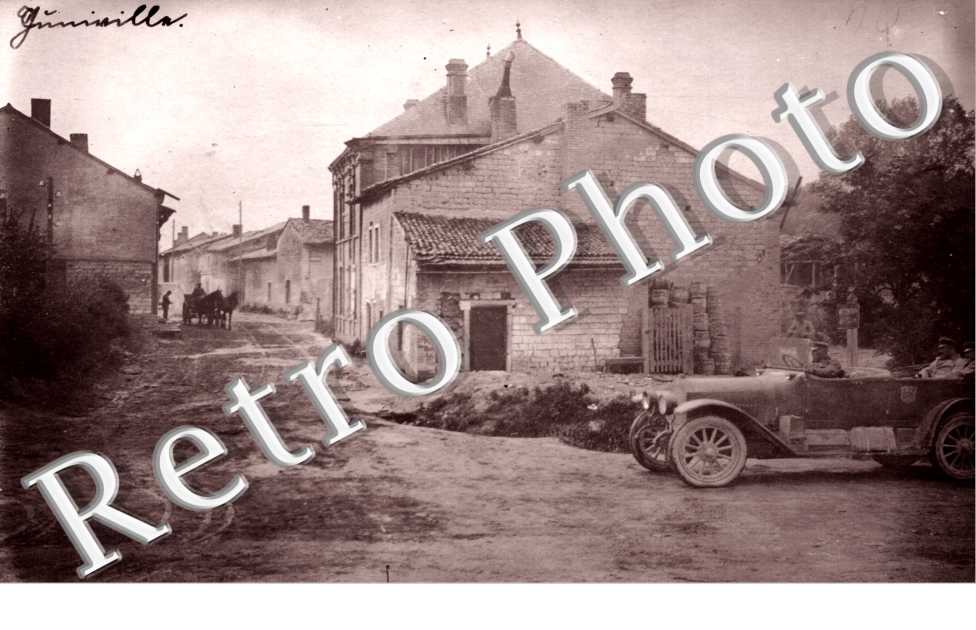 une rue du village
