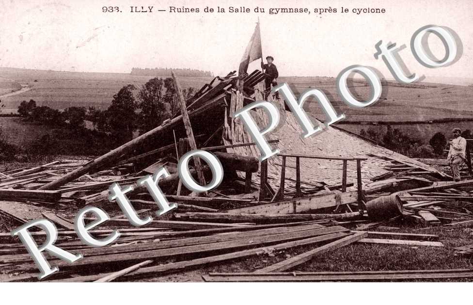 Ruines de la Salle du gymnase apres le cyclone