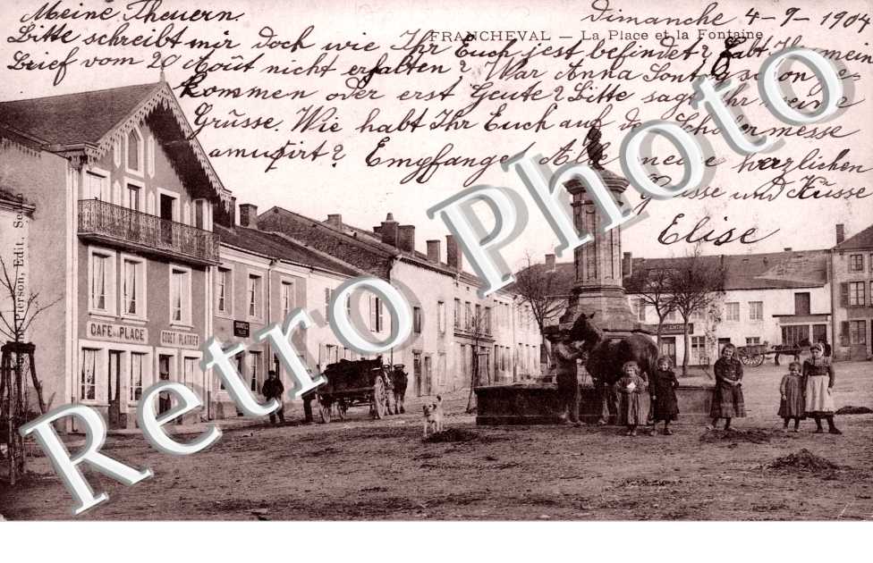 la place et la fontaine