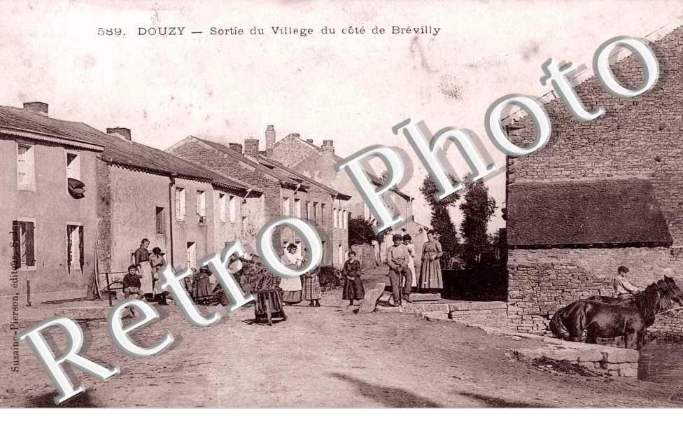 sortie du village du cote de Brevilly