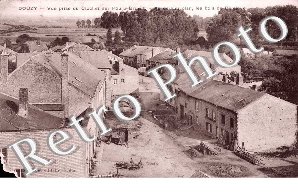 vue prise du clocher sur Pouru-Brevilly, au dernier plan, les bois de Belgique