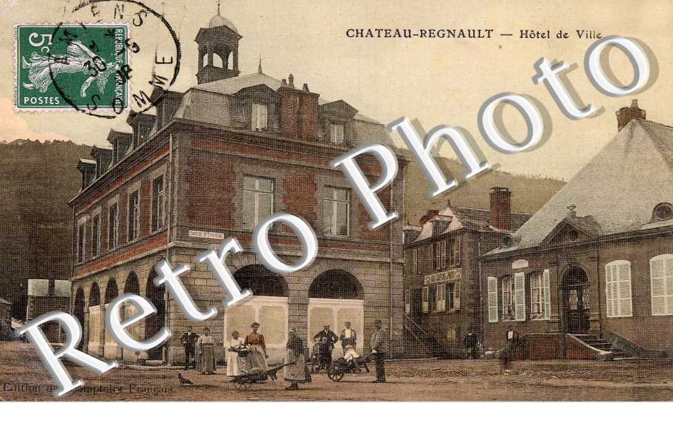 Chateau-Regnault Hotel de ville