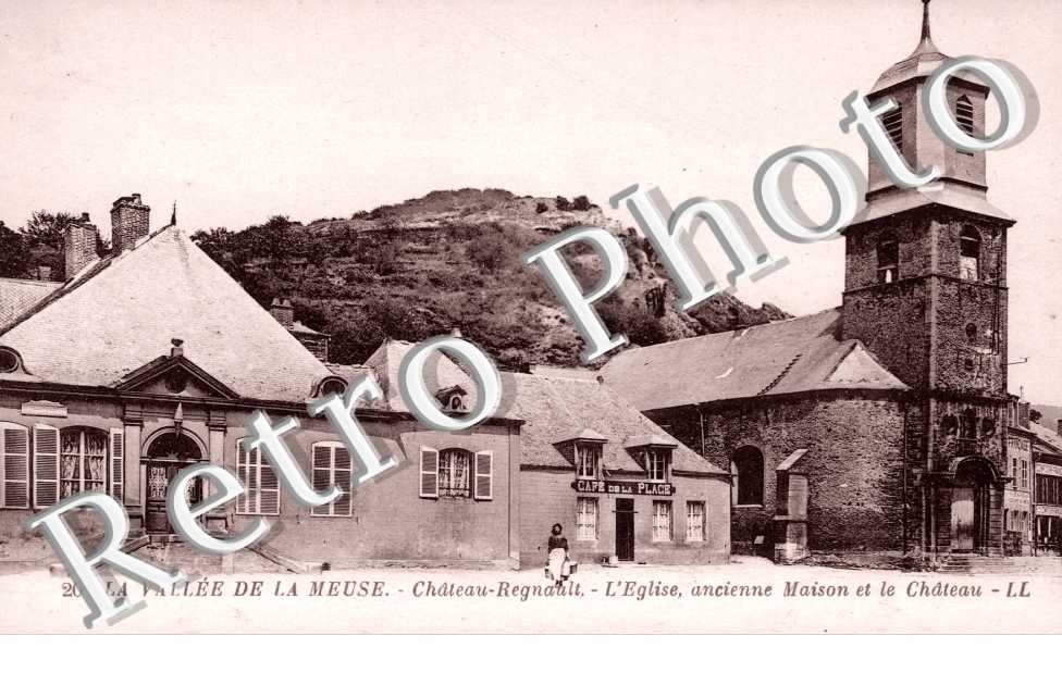 Chateau Regnault - l'eglise, ancienne maison et chateau