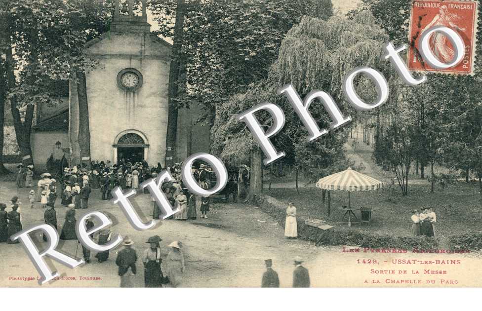 sortie de la messe a la chapelle du parc (religion)