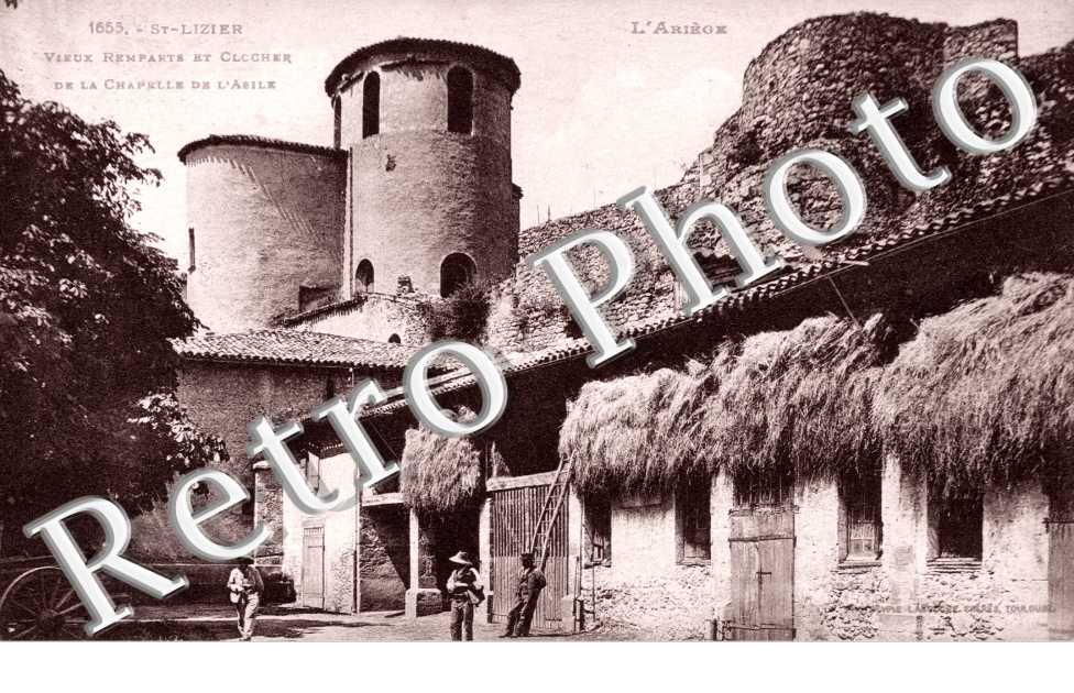 vieux remparts et clocher de la chapelle de l'asile