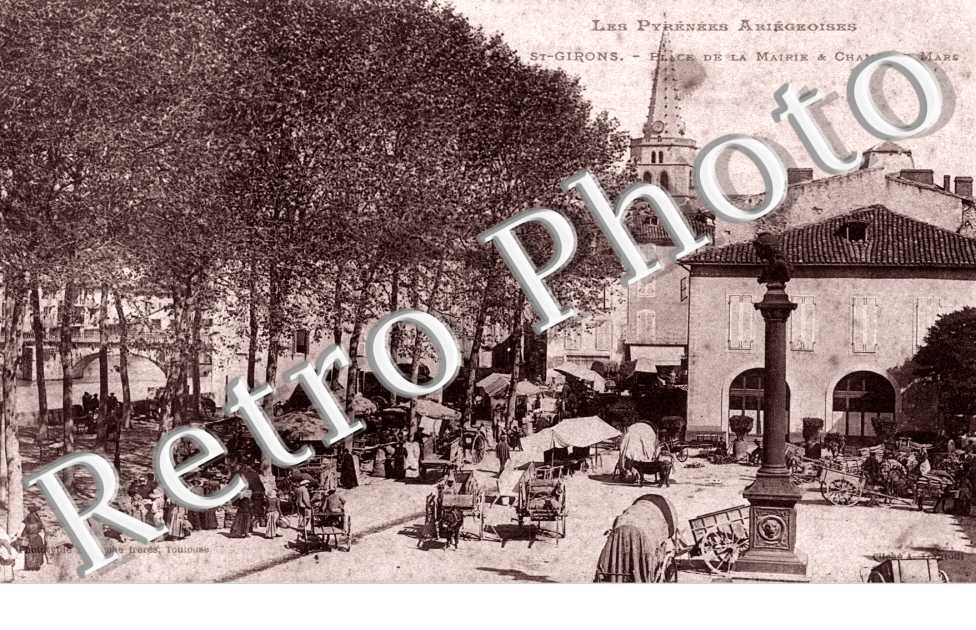 Place de la Mairie et Champ de Mars