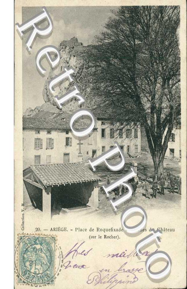 la place de Roquefixade et ruines du chateau