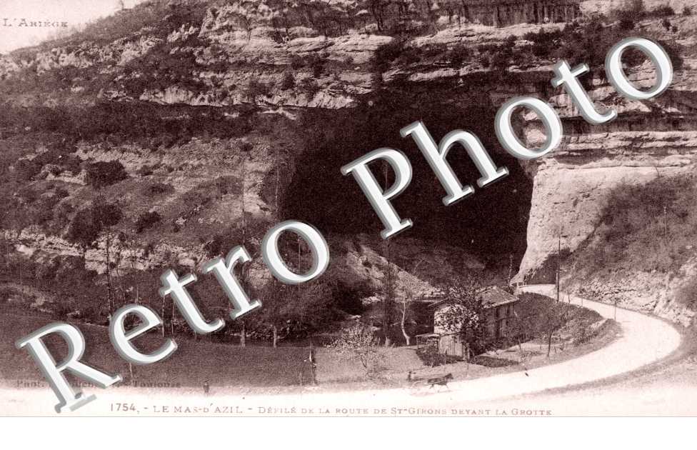 defile de la route de Saint Girons devant la grotte