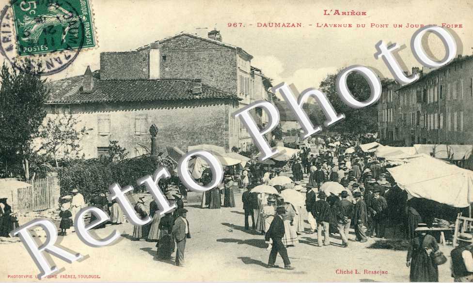 l'avenue du pont un jour de foire