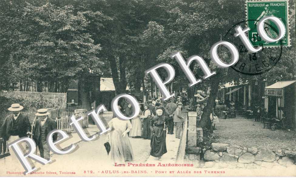 Pont et allee des Thermes