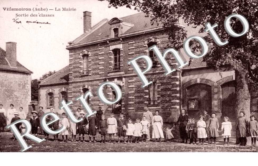 La Mairie, Sortie des Classes