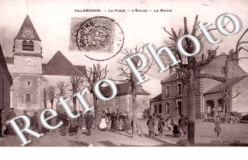 la place, l'eglise, la mairie