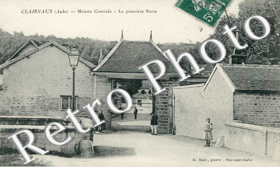 Miaison central, la premier porte