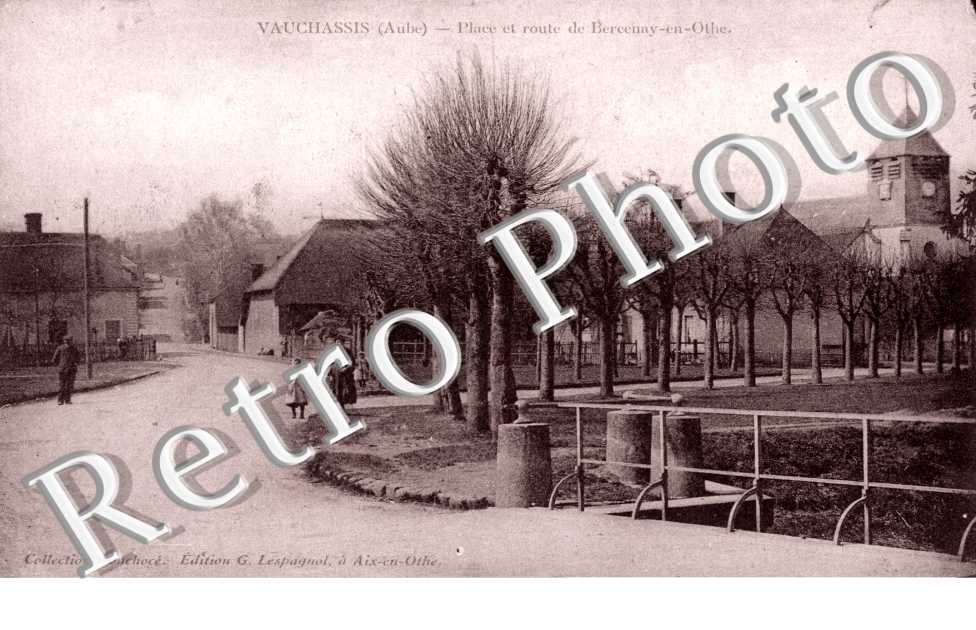 La Place et Route de Bercenay en Othe