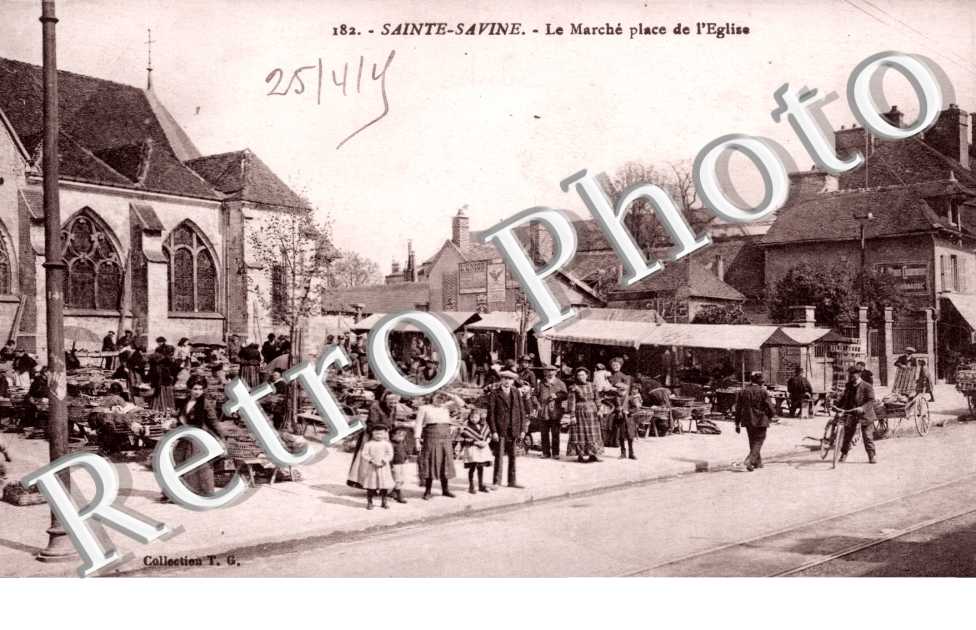 Le Marche, Place de l'Eglise