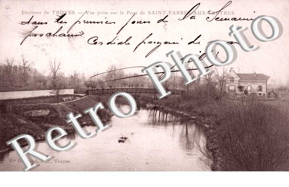 Vue prise sur le Pont