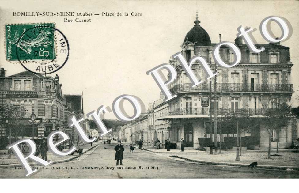 Romilly-sur-Seine, la Place de la Gare et la Rue Carnot