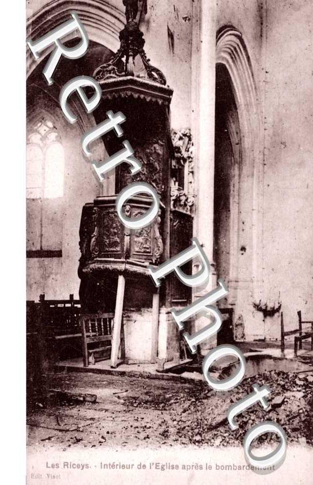 Interieur de l'Eglise apres le bombardement