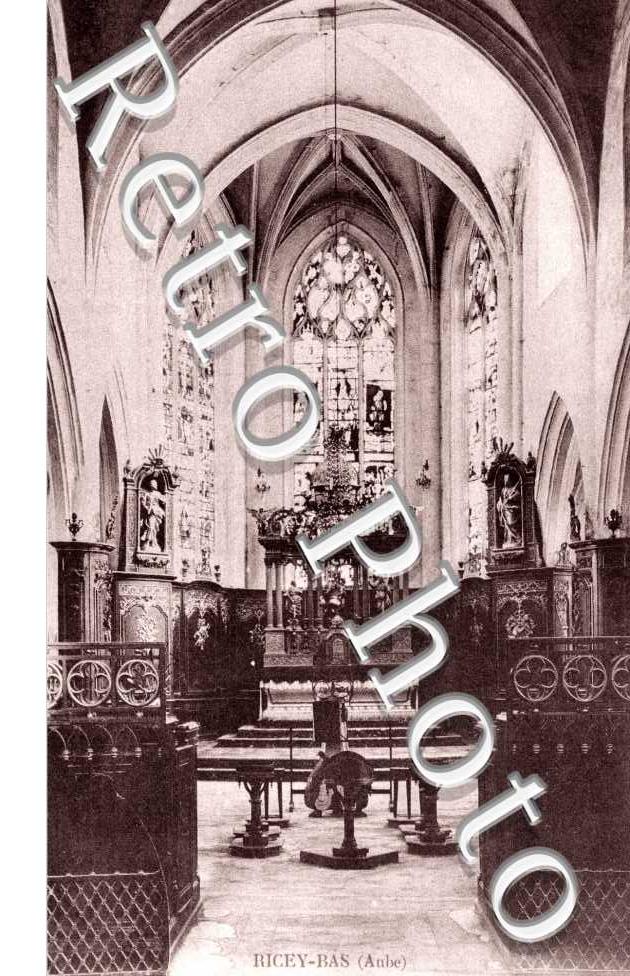 Interieur de l'eglise