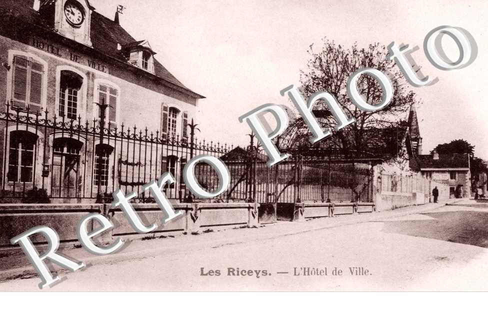 L'Hotel de Ville