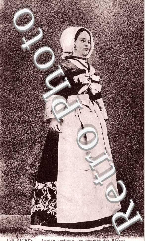 Ancien Costume des femmes des Riceys 