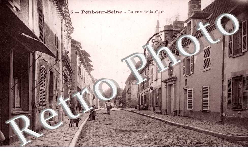 La Rue de la Gare