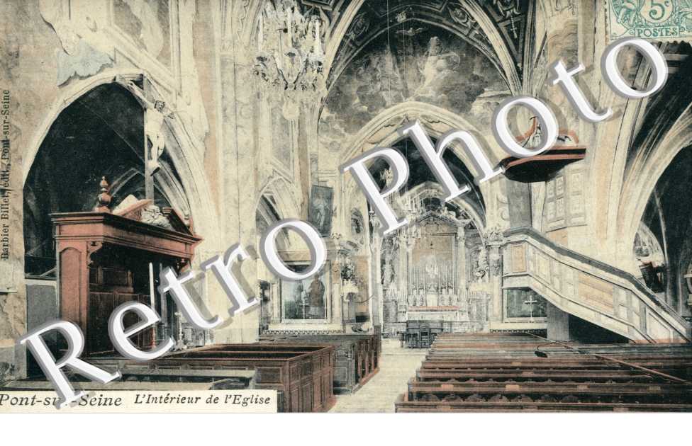 Interieur de l'eglise