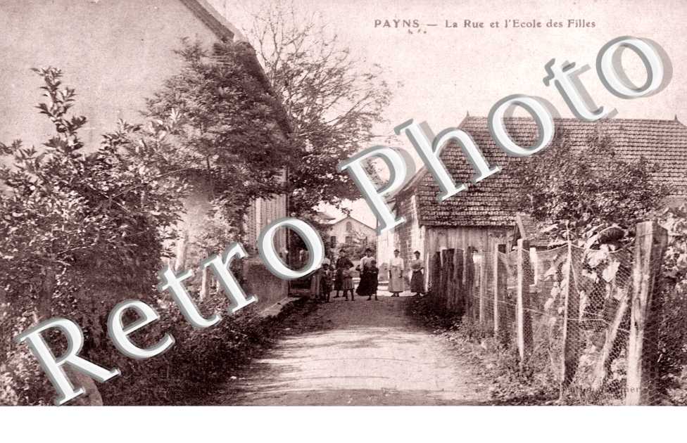la rue et l'ecole des filles