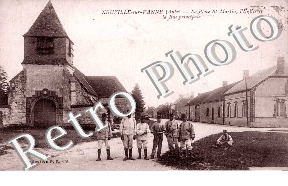 La Place Saint Martin, l'Eglise et la Rue Principale