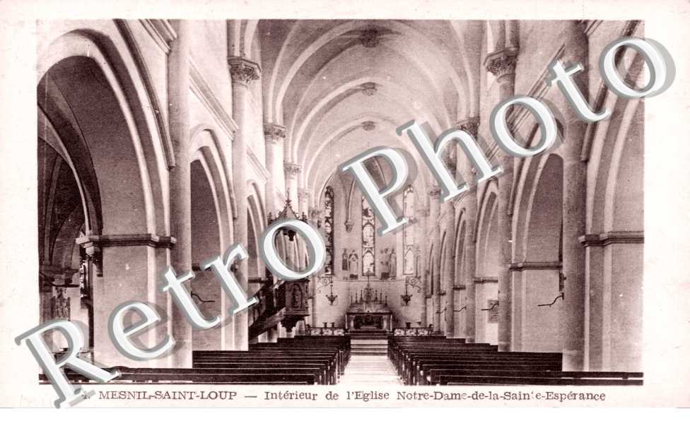 Interieur de l'Eglise Notre Dame de la Sainte Esperance