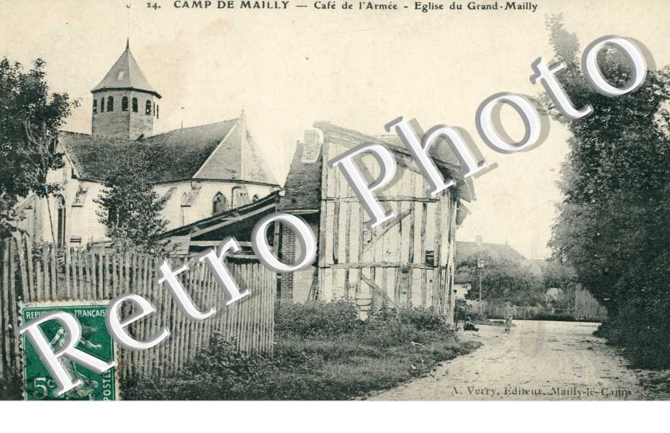 Cafe de l'Armee et Eglise du Grand Mailly