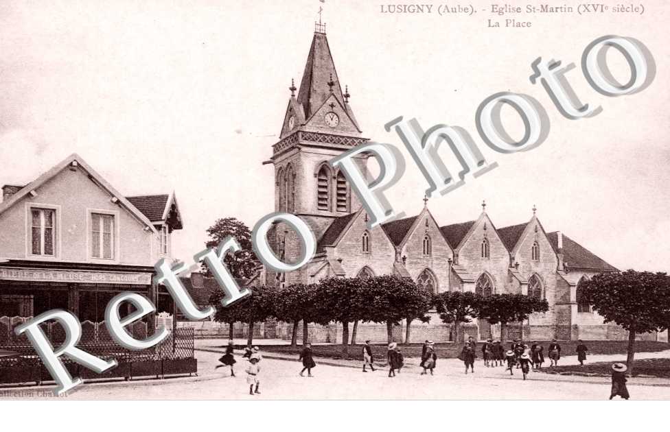 Eglise Saint Martin et la Place
