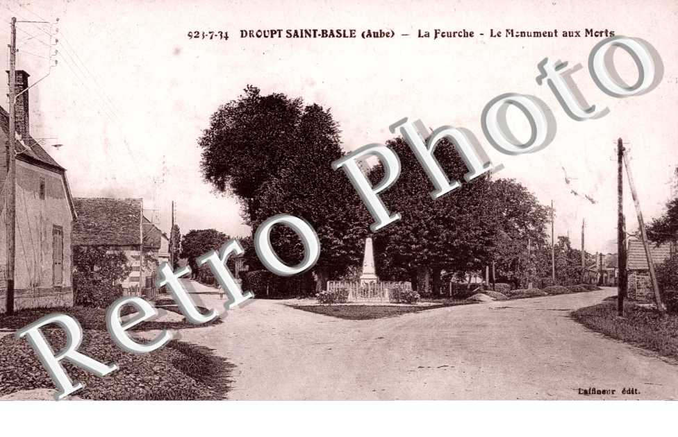 La Fourche et le Monument aux Morts