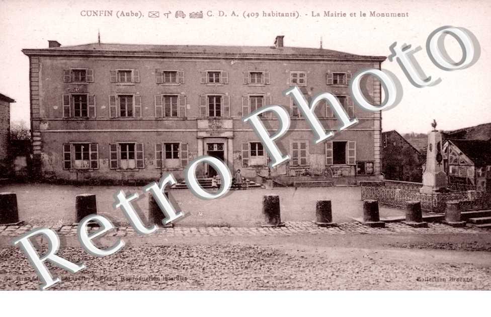 La Mairie et le Monument