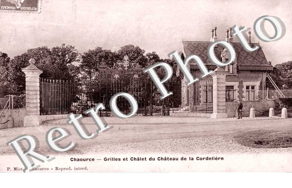 Grilles et Chalet du Chateau de la Cordeliere